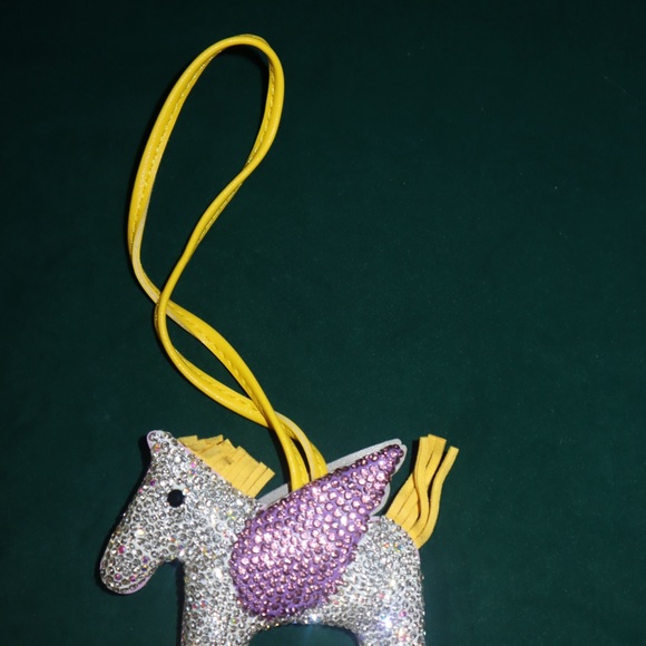 Bling Phony Charms - Picture 12 of 16